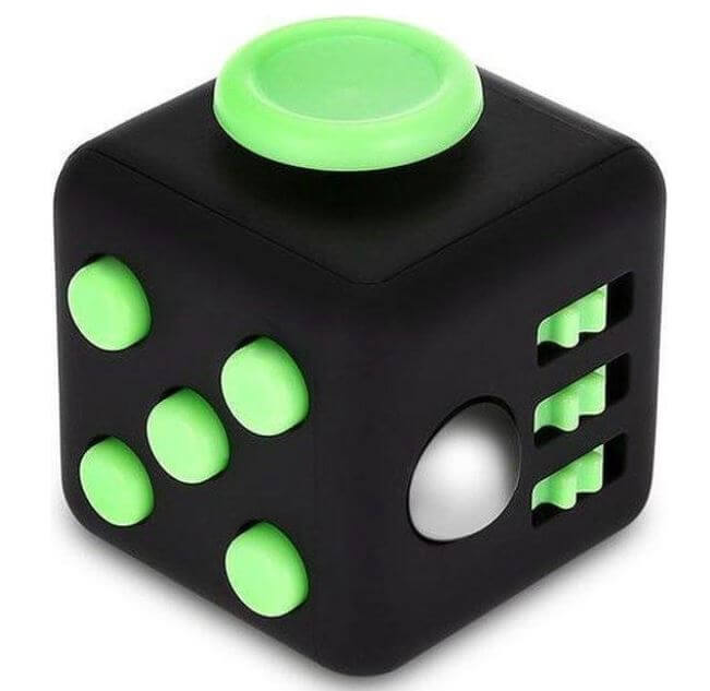 foto van de fidget cube tegen stress groen